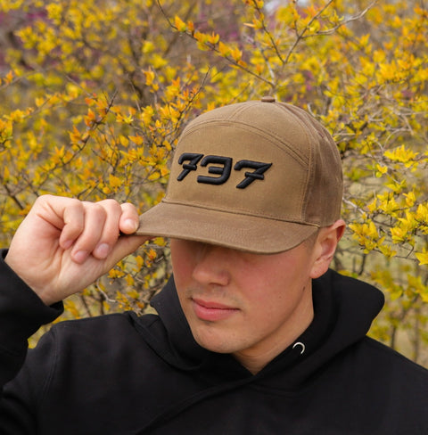 Waxed Black Stitch Canvas 737 Logo Hat | Richardson 937